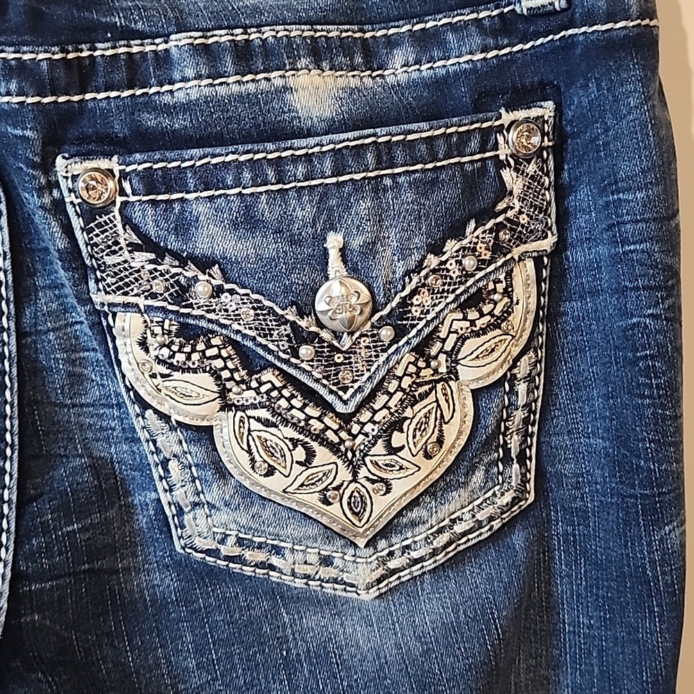 Miss Me Curvy Cropped Jeans NWT Size 31 - Picture 8 of 14